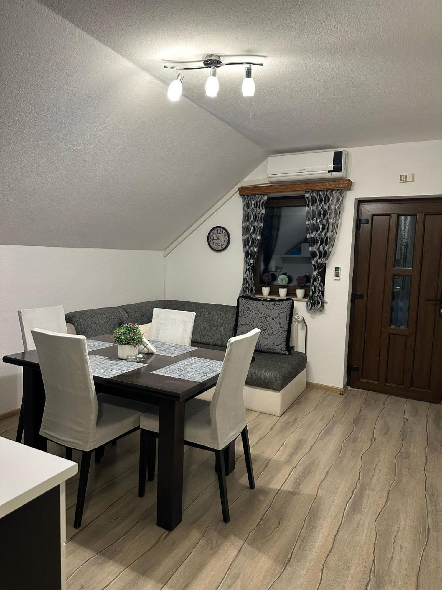 Apartment Rosandic Smoljanac Bagian luar foto